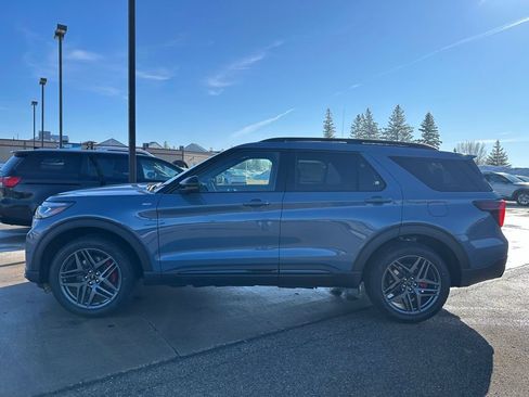 New 2026 Ford Explorer ST-Line w/ ST-Line Street Pack AWD/4WD image 3