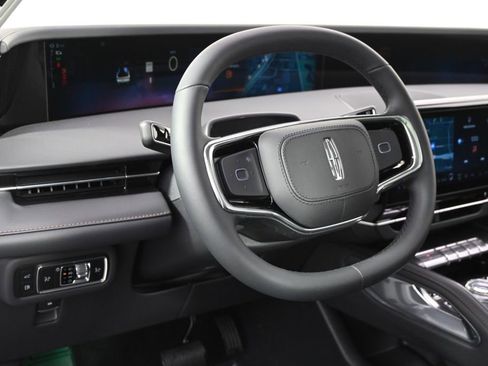 New 2026 Lincoln Nautilus Reserve image 11