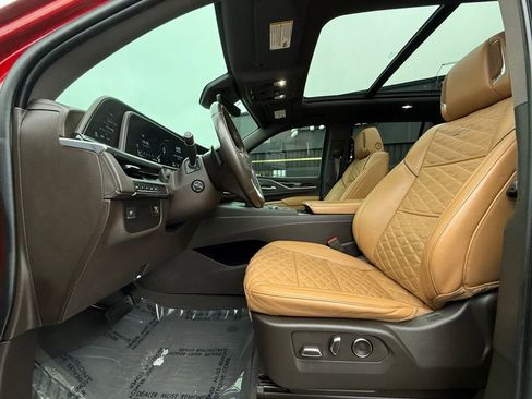 Used 2021 Cadillac Escalade Premium Luxury AWD/4WD image 27