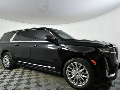 Used 2024 Cadillac Escalade ESV Premium Luxury w/ Performance Package image 7