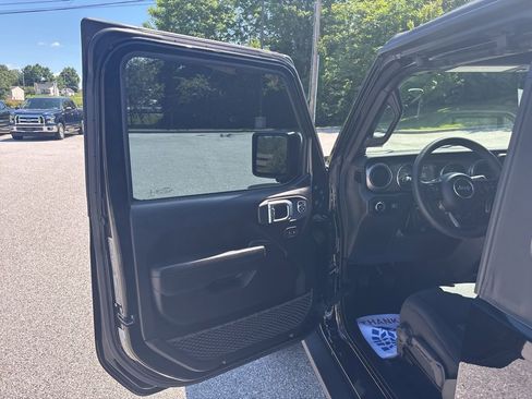 Used 2023 Jeep Wrangler Sport AWD/4WD image 11