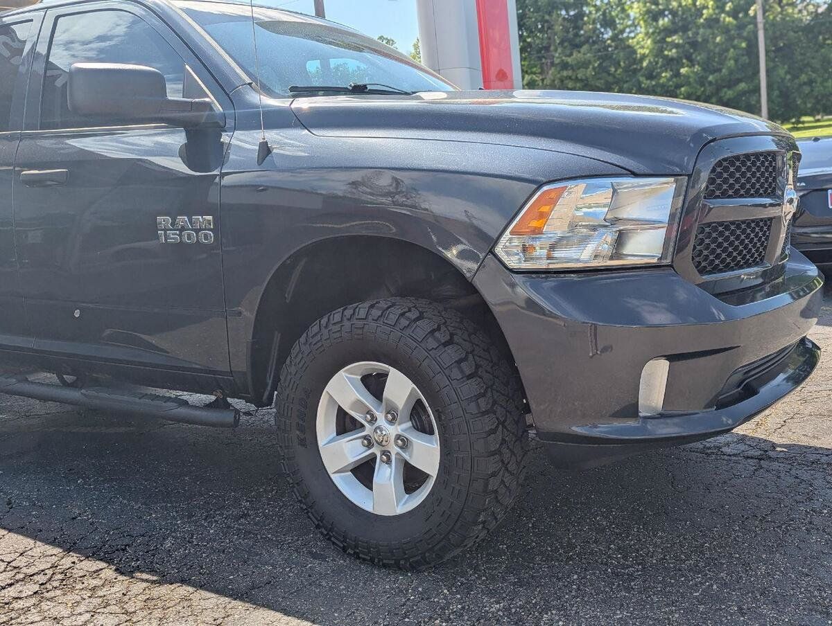 Used 2017 RAM 1500 Express AWD/4WD image 16