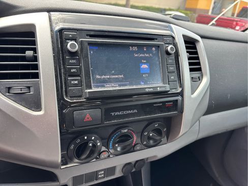 Used 2015 Toyota Tacoma PreRunner w/ SR5 Package image 5