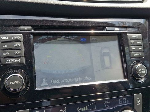 Used 2017 Nissan Rogue SV w/ SV Premium Package AWD/4WD image 18