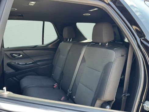 Used 2023 Chevrolet Traverse LT FWD image 25