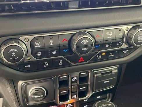 New 2025 Jeep Gladiator Rubicon image 20