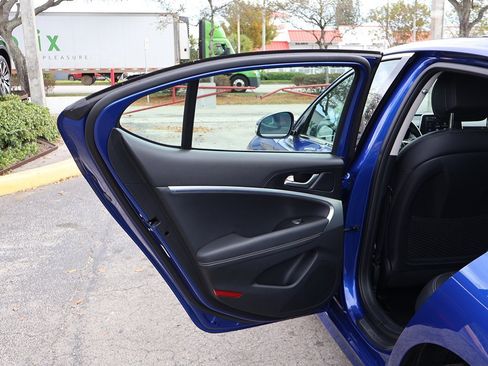 Used 2019 Genesis G70 2.0T Advanced image 23