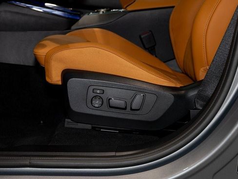 Used 2025 BMW X3 xDrive30i w/ Premium Package image 16