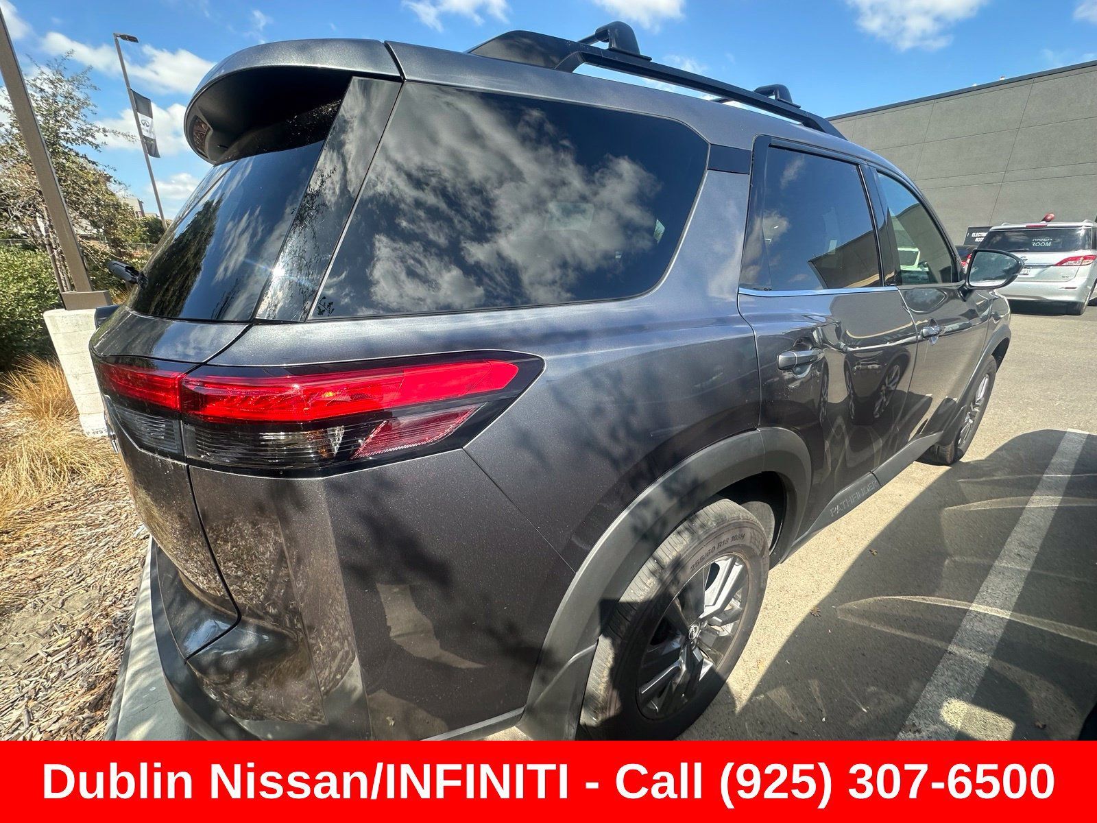 Used 2025 Nissan Pathfinder SV w/ Cargo Package FWD image 3