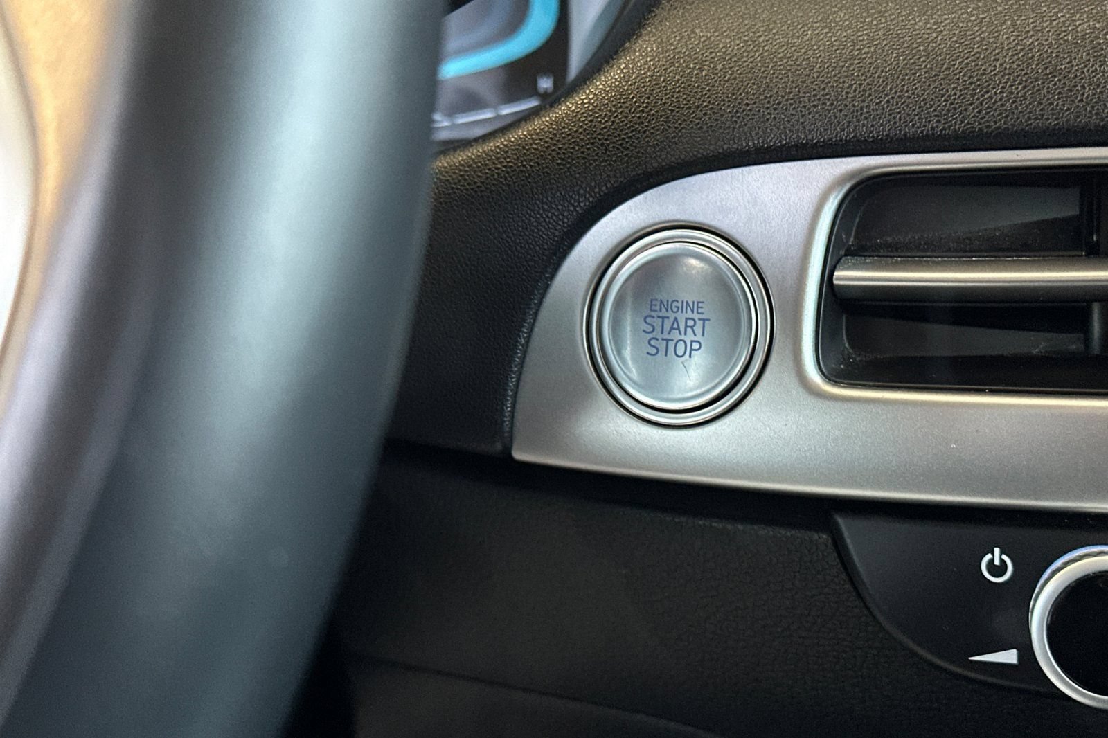 Used 2025 Hyundai Palisade SEL FWD image 31