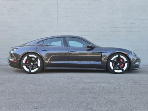 New 2025 Porsche Taycan 4S image 10
