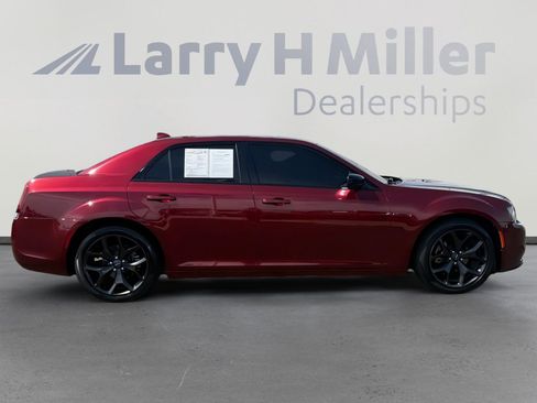 Used 2021 Chrysler 300 Touring w/ Sport Appearance Package image 8