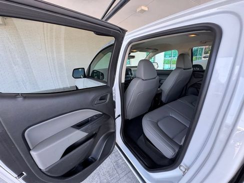 Used 2022 Chevrolet Colorado W/T w/ WT Convenience Package RWD image 19
