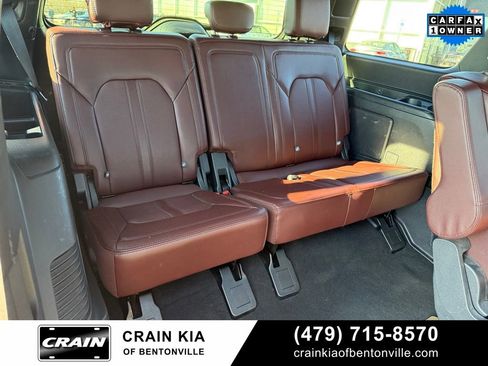 Used 2024 Ford Expedition Limited image 32