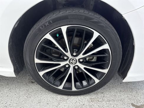 Used 2020 Toyota Camry SE image 44