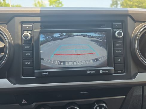 Used 2019 Toyota Tacoma SR5 RWD image 21
