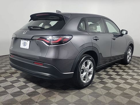 Certified 2023 Honda HR-V LX image 3