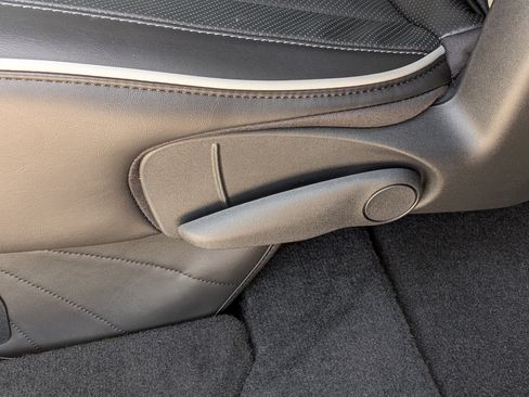 New 2026 Chrysler Pacifica Limited FWD image 16