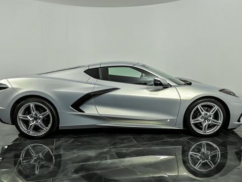 Used 2021 Chevrolet Corvette Stingray Coupe w/ 1LT RWD image 10