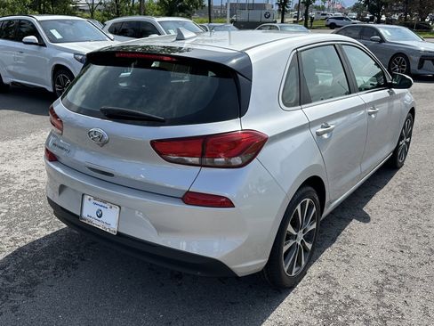 Used 2018 Hyundai Elantra GT FWD image 10
