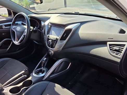Used 2013 Hyundai Veloster w/ Tech Pkg FWD image 17