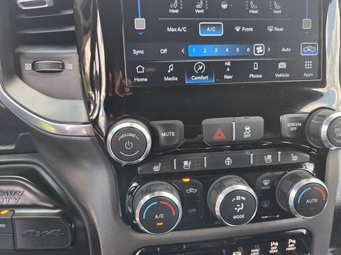 Used 2022 RAM 2500 Laramie AWD/4WD image 17