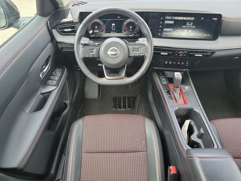 Used 2025 Nissan Kicks SR AWD/4WD image 26