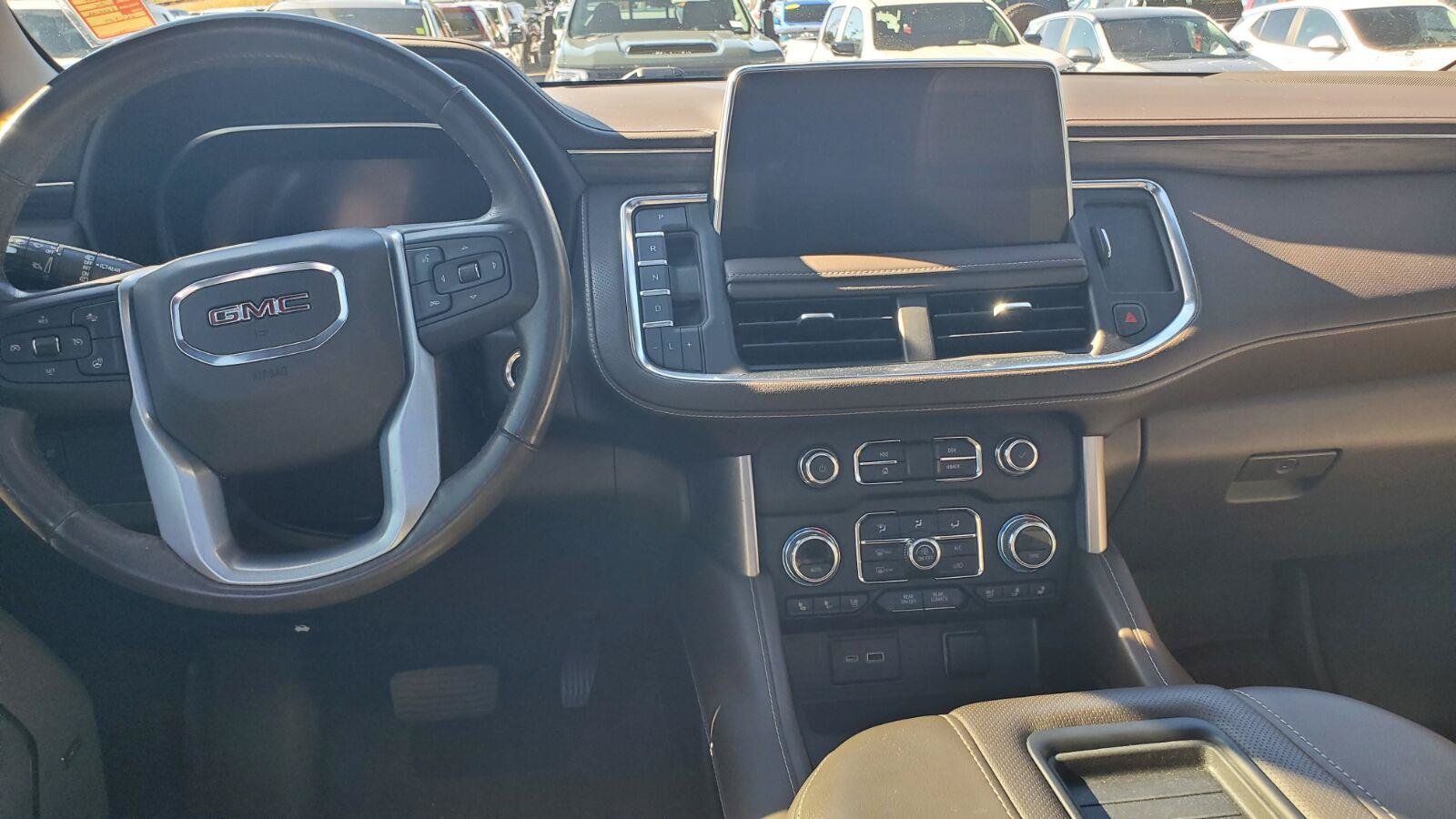Used 2022 GMC Yukon SLT w/ SLT Premium Package AWD/4WD image 8