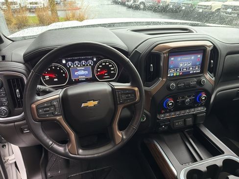Used 2021 Chevrolet Silverado 1500 High Country w/ Technology Package image 18