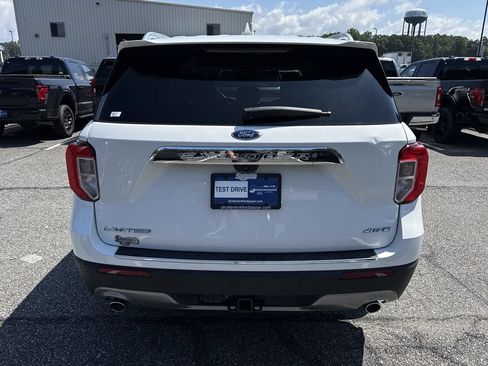 Used 2021 Ford Explorer Limited w/ Equipment Group 301A AWD/4WD image 10