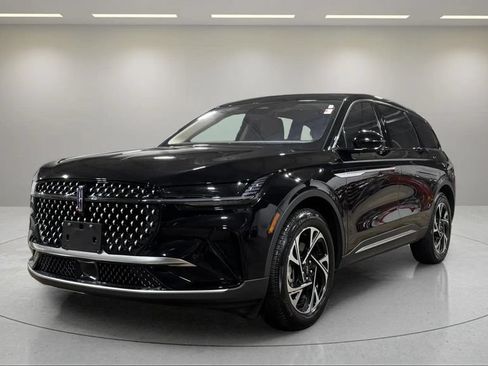 Certified 2025 Lincoln Nautilus Premier w/ Equipment Group 102A AWD/4WD image 19