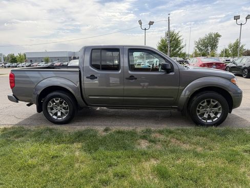 Used 2020 Nissan Frontier SV AWD/4WD image 6