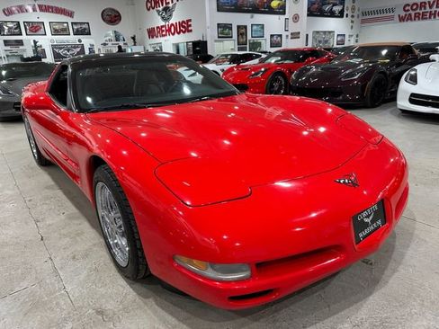 Used 1998 Chevrolet Corvette Coupe w/ Memory Pkg image 4