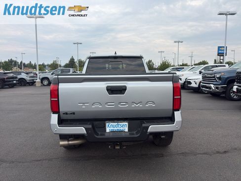 Used 2024 Toyota Tacoma 4x4 Double Cab image 6