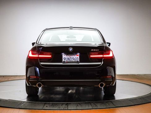 Used 2025 BMW 330i Sedan w/ Premium Package image 8