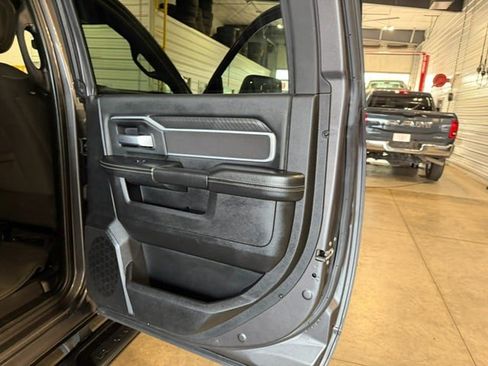 Used 2025 RAM 2500 Big Horn AWD/4WD image 45