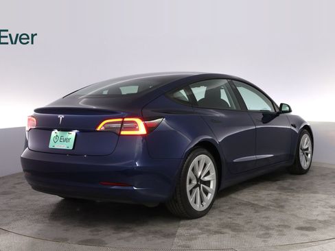 Used 2022 Tesla Model 3 RWD image 3