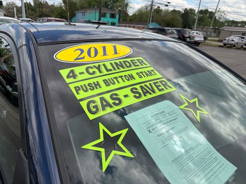 Used 2011 Nissan Altima 2.5 S w/ 2.5S Premium Pkg image 2