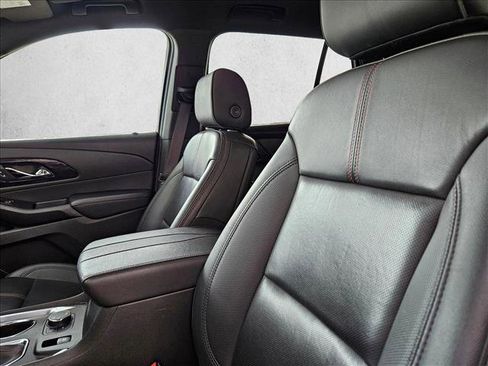 Used 2023 Chevrolet Traverse RS image 23