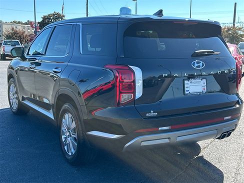 Used 2025 Hyundai Palisade SE image 5
