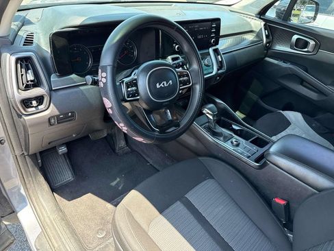 Used 2023 Kia Sorento LX AWD/4WD image 21