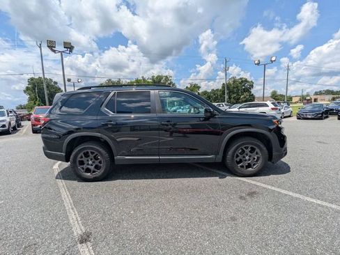 Used 2024 Honda Pilot TrailSport image 2