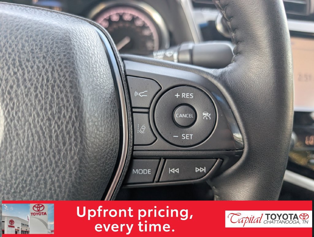 Used 2018 Toyota Camry SE w/ Convenience Package FWD image 16