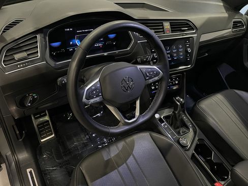 Used 2023 Volkswagen Tiguan SE R-Line AWD/4WD image 13