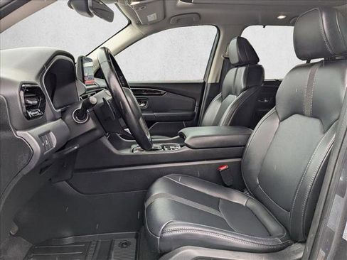 Certified 2025 Honda Pilot Touring image 19