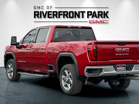Used 2026 GMC Sierra 2500 SLT w/ SLT Premium Package image 5