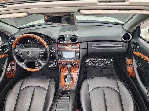 Used 2009 Mercedes-Benz CLK 350 Cabriolet image 12