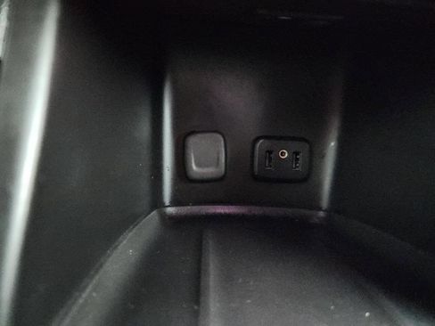 Used 2017 GMC Acadia SLT image 36