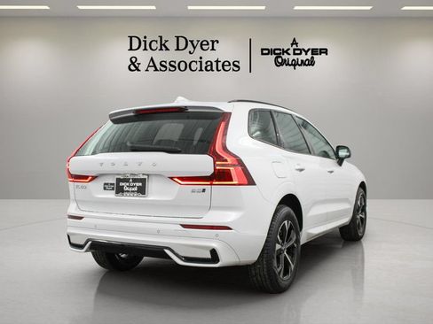 New 2026 Volvo XC60 B5 Core AWD/4WD image 11