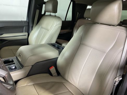 Used 2020 Ford Expedition Max XLT w/ Equipment Group 202A image 12